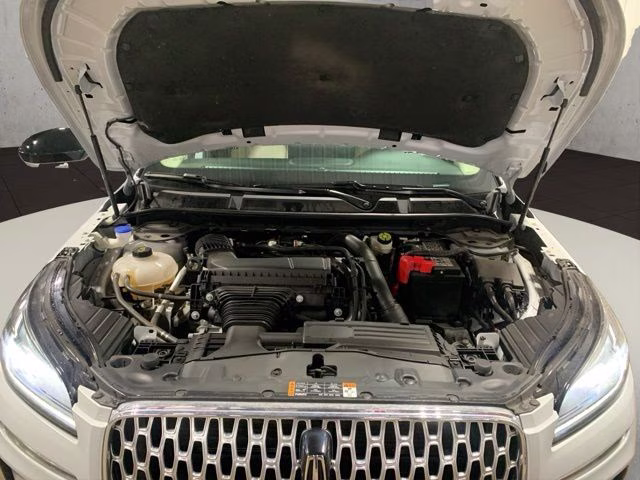 2025 Crystal White Lincoln Corsair Premiere AWD SUV