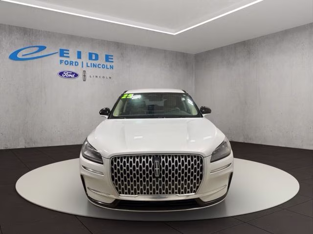 2025 Crystal White Lincoln Corsair Premiere AWD SUV
