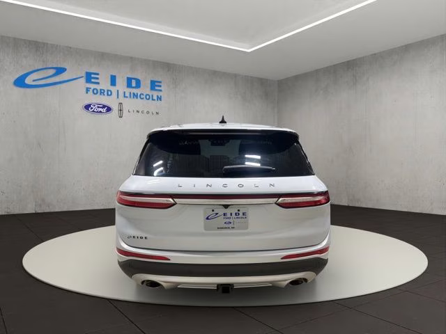 2025 Crystal White Metallic Clearcoat Lincoln Corsair Premiere AWD SUV