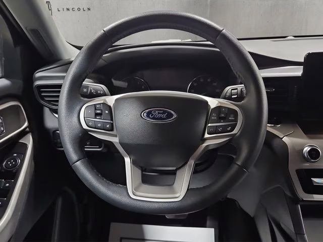 2024 Agate Black Metallic Ford Explorer XLT 4X4 SUV