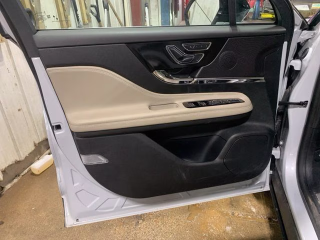 2025 Crystal White Lincoln Corsair Premiere AWD SUV