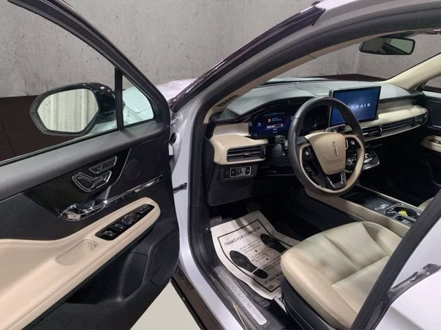 2025 Crystal White Lincoln Corsair Premiere AWD SUV