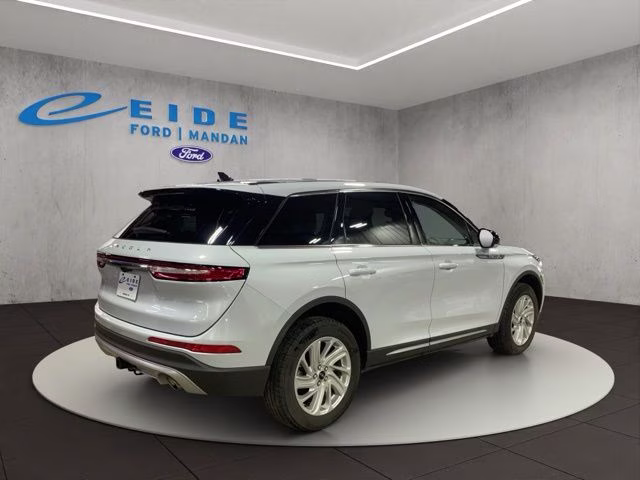 2025 Crystal White Lincoln Corsair Premiere AWD SUV