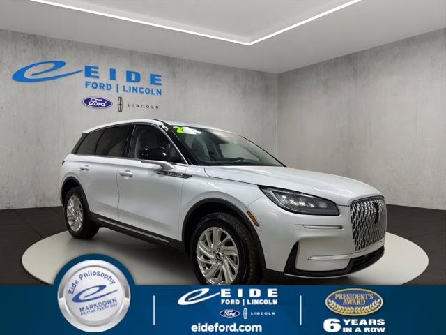 2025 Crystal White Metallic Clearcoat Lincoln Corsair Premiere AWD SUV