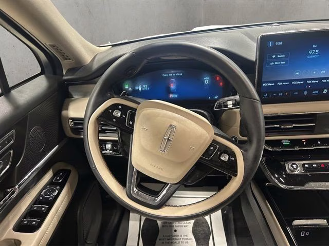 2025 Crystal White Metallic Clearcoat Lincoln Corsair Premiere AWD SUV