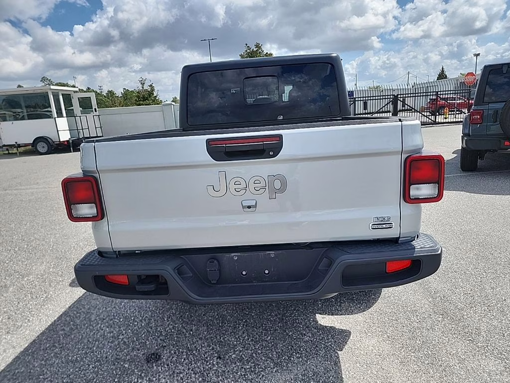 2022 Jeep Gladiator Overland 4X4 Truck