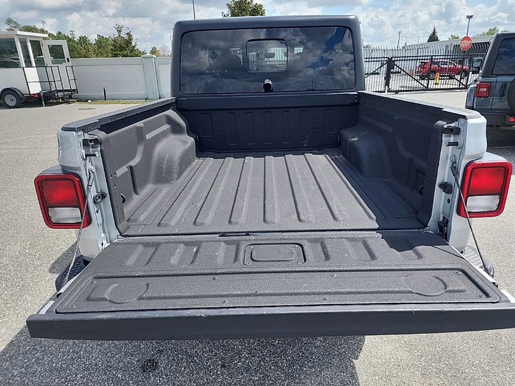 2022 Jeep Gladiator Overland 4X4 Truck