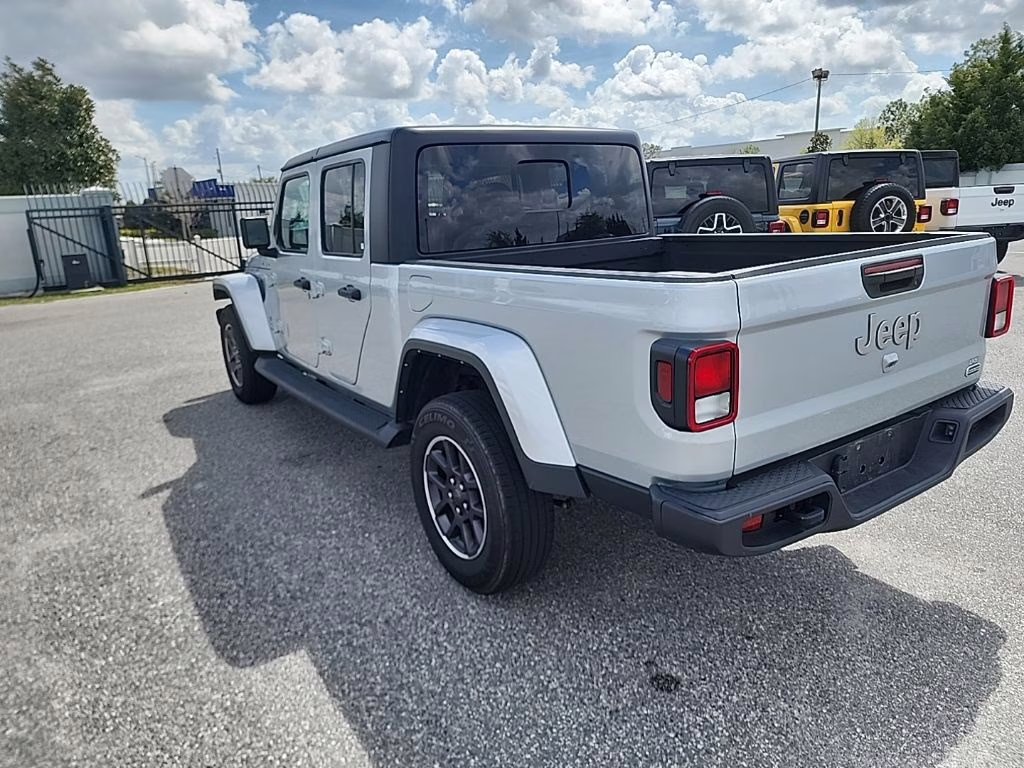 2022 Jeep Gladiator Overland 4X4 Truck