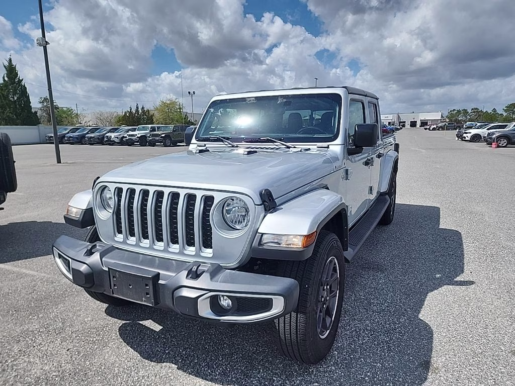 2022 Jeep Gladiator Overland's photo