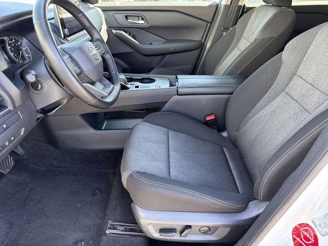 2025 Everest White Pearl Nissan Rogue SV FWD SUV