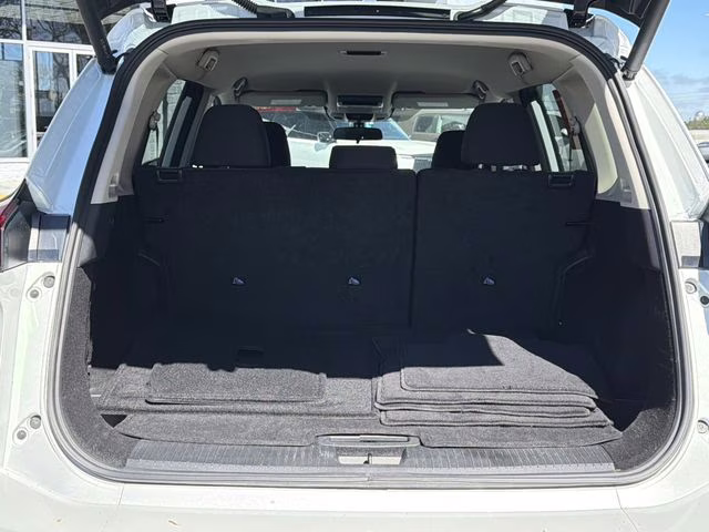 2025 Everest White Pearl Nissan Rogue SV FWD SUV