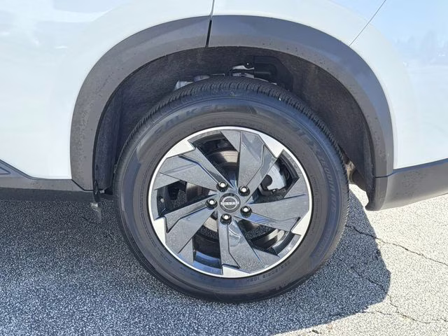 2025 Everest White Pearl Nissan Rogue SV FWD SUV