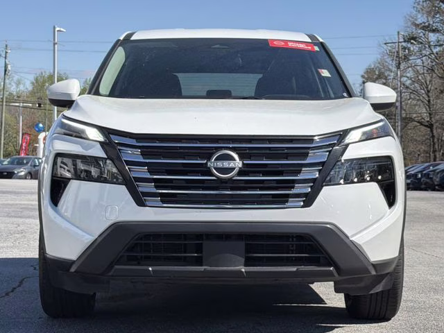 2025 Everest White Pearl Nissan Rogue SV FWD SUV