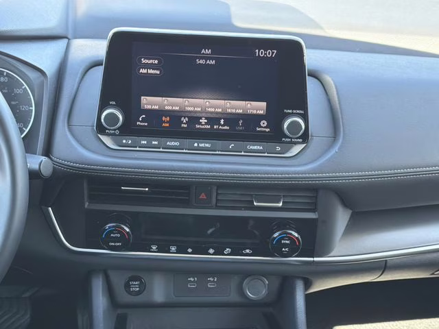 2025 Everest White Pearl Nissan Rogue SV FWD SUV