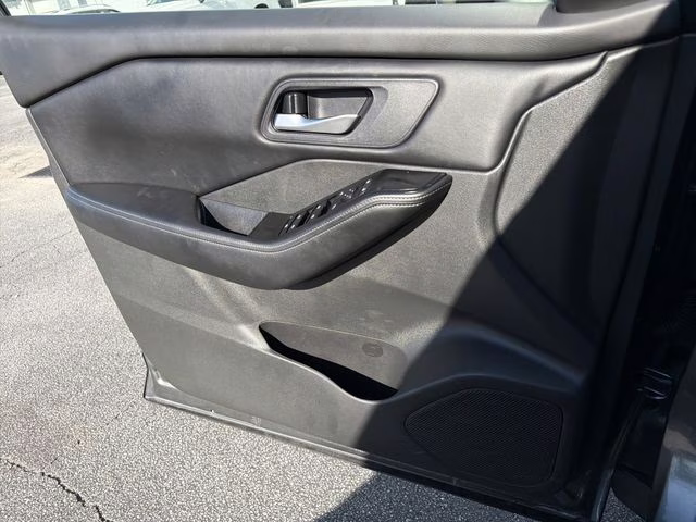 2025 Gun Metallic Nissan Rogue SV FWD SUV