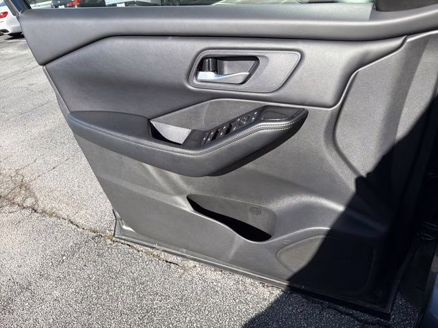 2025 Gun Metallic Nissan Rogue SV FWD SUV