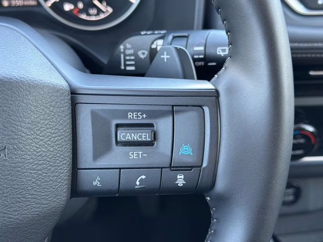 2025 Everest White Pearl Nissan Rogue SV FWD SUV