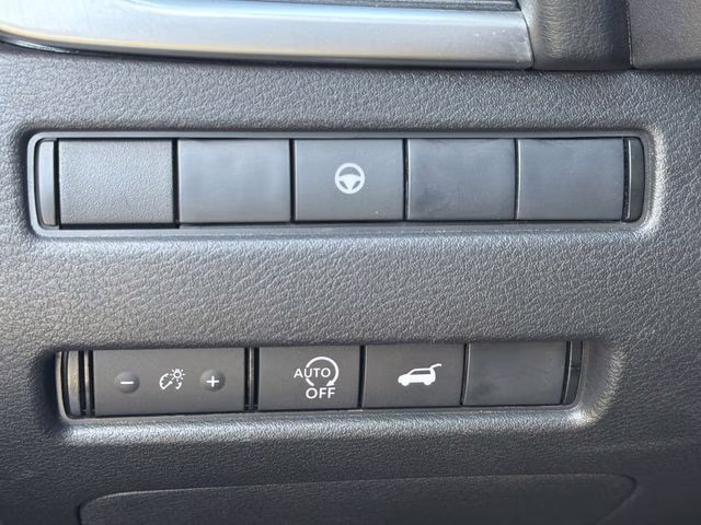 2025 Everest White Pearl Nissan Rogue SV FWD SUV