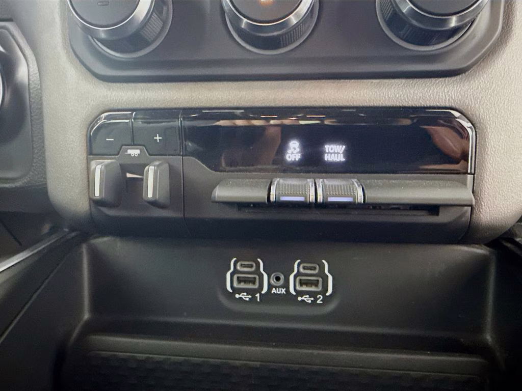 2022 Bright White Clearcoat Ram 1500 Big Horn/Lone Star 4X4 Truck