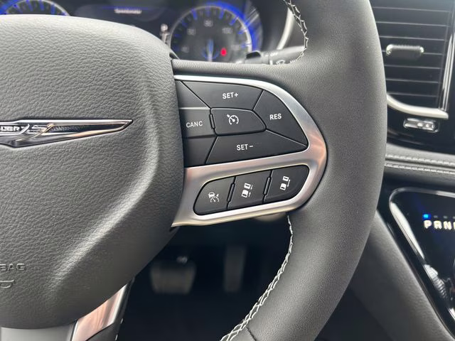 2026 Bright White Clearcoat Chrysler Pacifica Select AWD Van