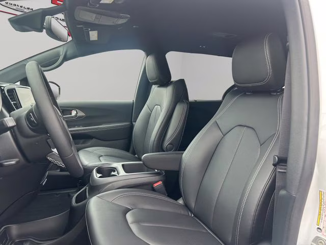 2026 Bright White Clearcoat Chrysler Pacifica Select AWD Van