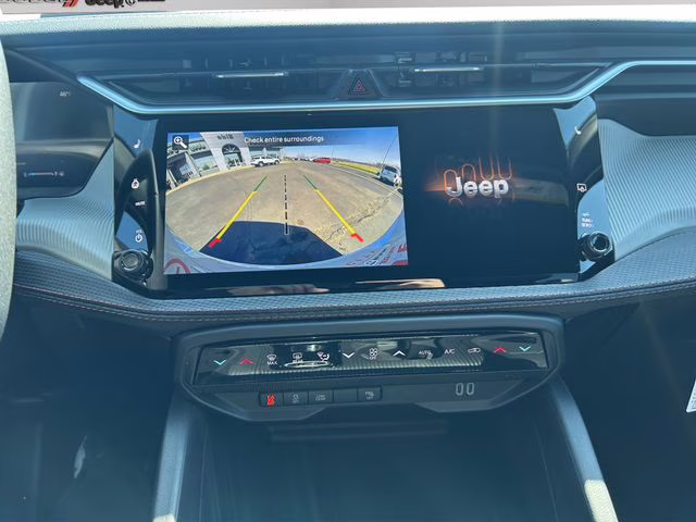 2026 Silver Zynith Clearcoat Jeep Cherokee Limited 4X4 SUV