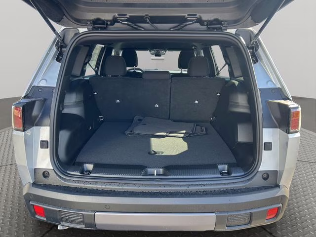 2026 Silver Zynith Clearcoat Jeep Cherokee Laredo 4X4 SUV