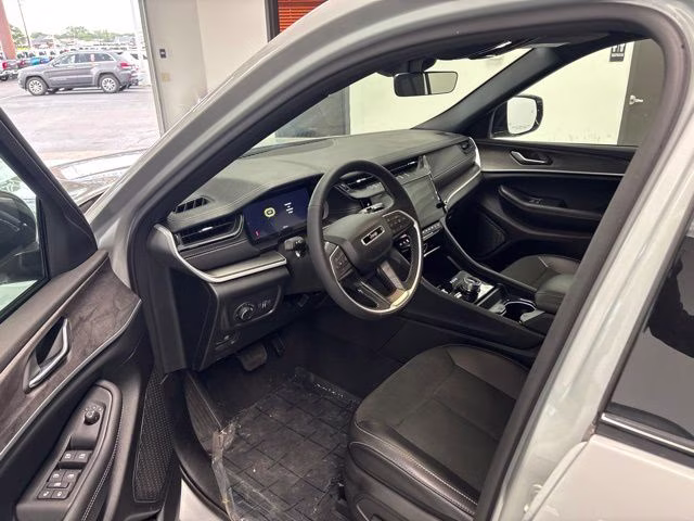 2026 Silver Zynith Jeep Grand Cherokee Altitude 4X4 SUV