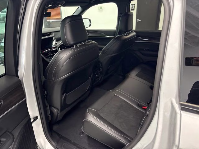 2026 Silver Zynith Jeep Grand Cherokee Altitude 4X4 SUV