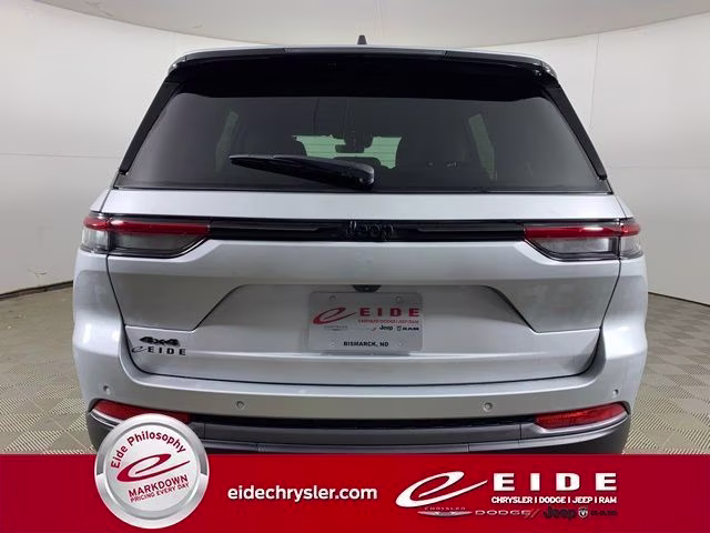 2026 Silver Zynith Jeep Grand Cherokee Altitude 4X4 SUV