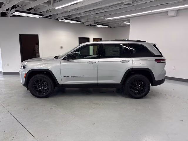 2026 Silver Zynith Jeep Grand Cherokee Altitude 4X4 SUV