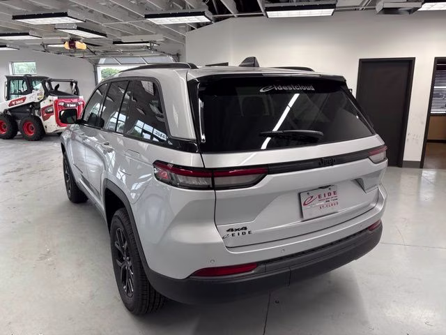 2026 Silver Zynith Jeep Grand Cherokee Altitude 4X4 SUV