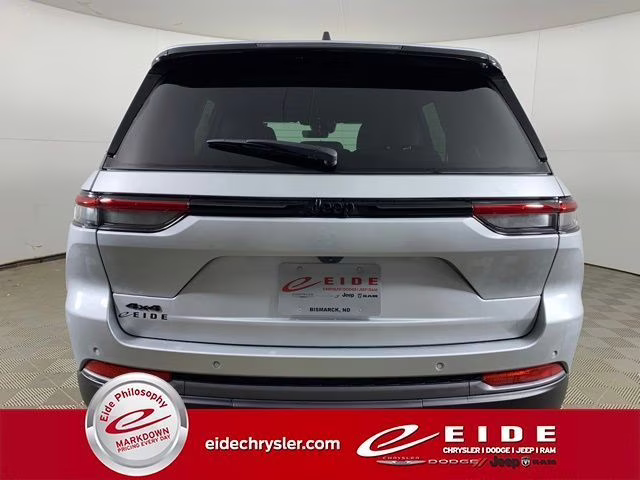 2026 Silver Zynith Jeep Grand Cherokee Altitude 4X4 SUV