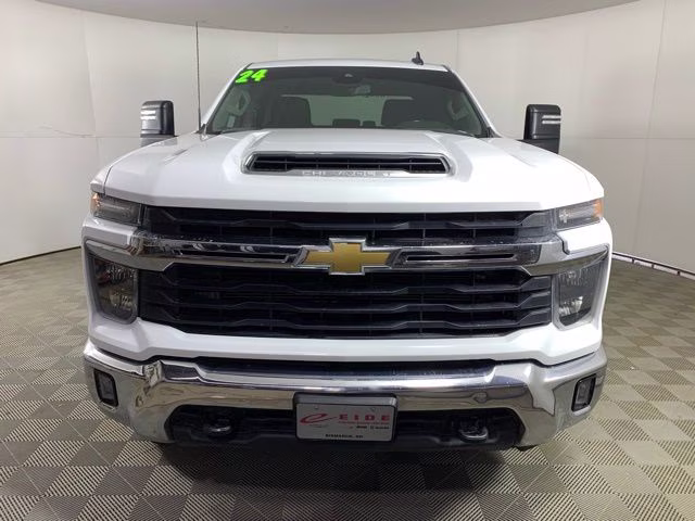 2024 Summit White Chevrolet Silverado 2500HD LT 4X4 Truck