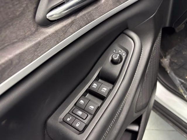 2026 Silver Zynith Jeep Grand Cherokee Altitude 4X4 SUV