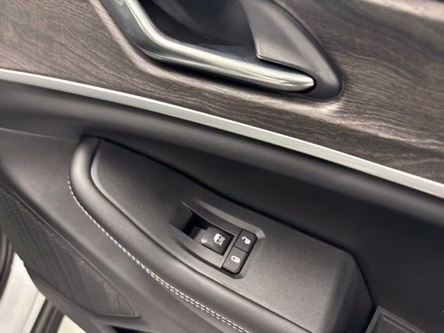 2026 Silver Zynith Jeep Grand Cherokee Altitude 4X4 SUV