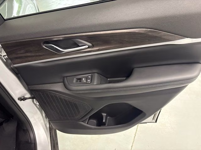 2026 Silver Zynith Jeep Grand Cherokee Altitude 4X4 SUV