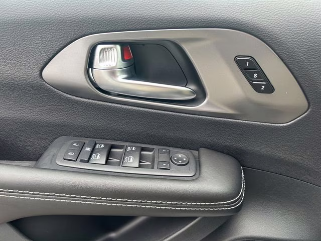 2026 Bright White Clearcoat Chrysler Pacifica Select AWD Van