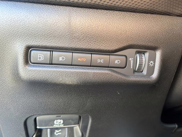 2026 Silver Zynith Clearcoat Jeep Cherokee Limited 4X4 SUV