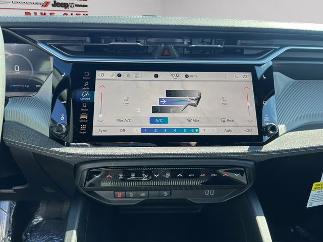 2026 Silver Zynith Clearcoat Jeep Cherokee Laredo 4X4 SUV