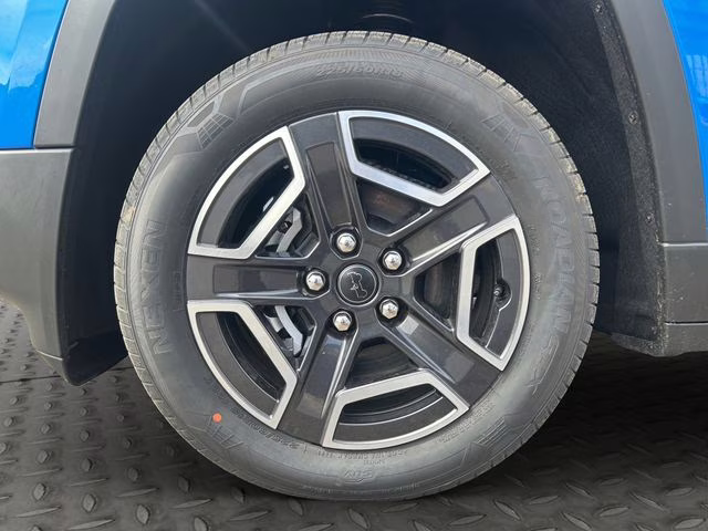 2026 Hydro Blue Pearlcoat Jeep Cherokee Laredo 4X4 SUV