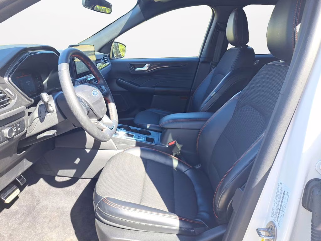 2024 White Metallic Ford Escape ST-Line w/Tech Pkg AWD SUV