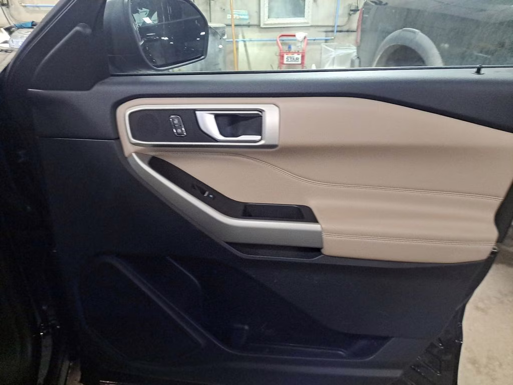 2023 Black Metallic Ford Explorer XLT 4X4 SUV