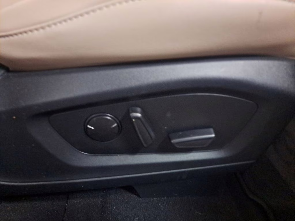 2023 Black Metallic Ford Explorer XLT 4X4 SUV