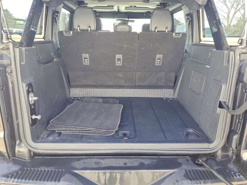 2025 Shadow Black Ford Bronco Badlands Hard Top 4X4 SUV