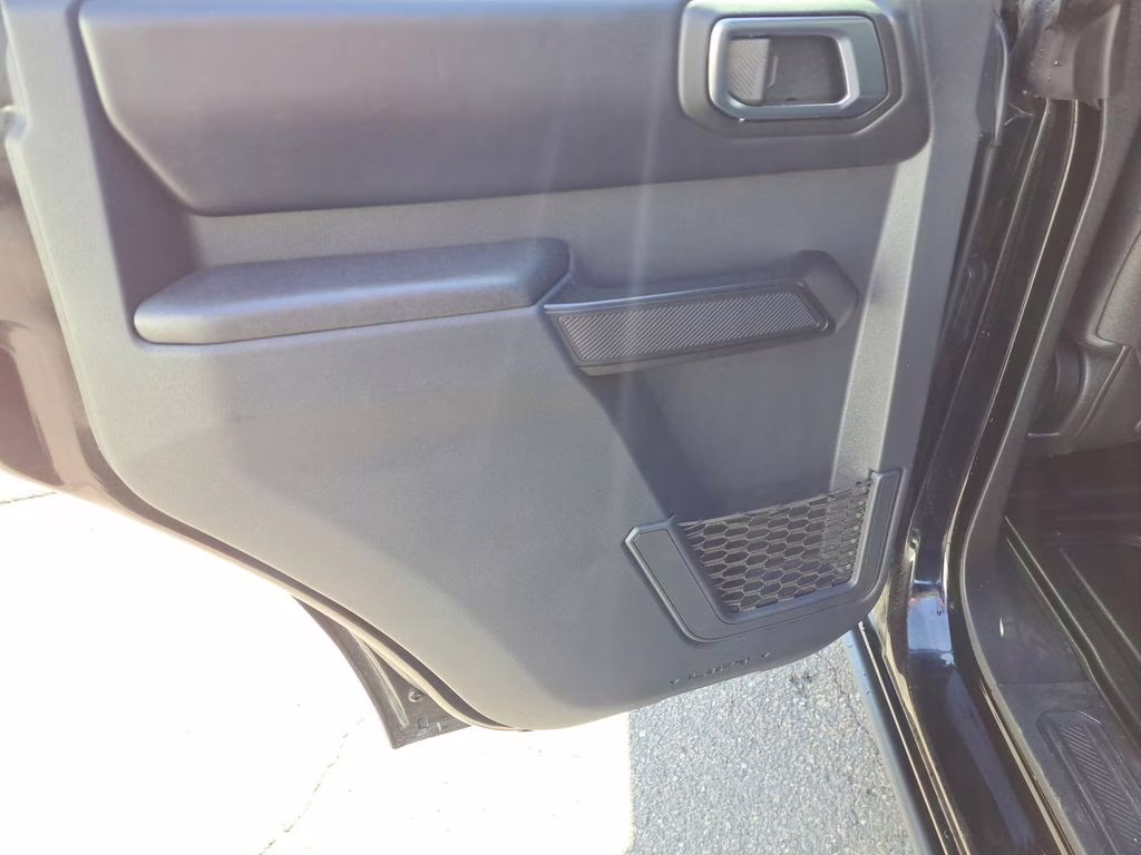 2025 Shadow Black Ford Bronco Badlands Hard Top 4X4 SUV