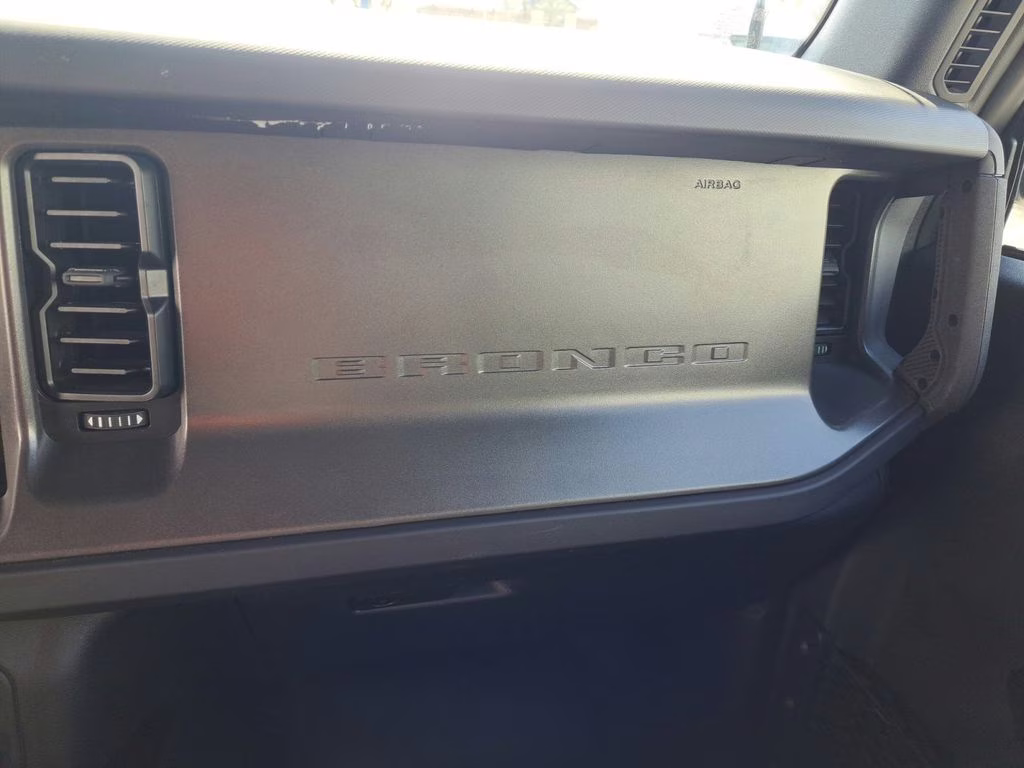 2025 Shadow Black Ford Bronco Badlands Hard Top 4X4 SUV