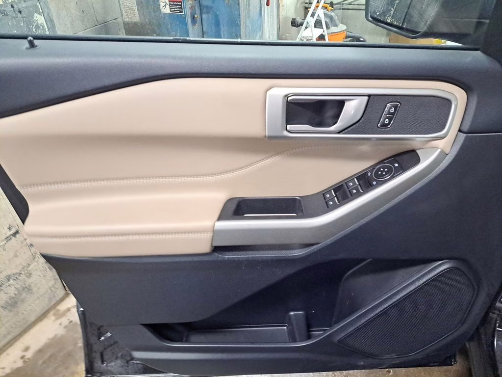 2023 Black Metallic Ford Explorer XLT 4X4 SUV