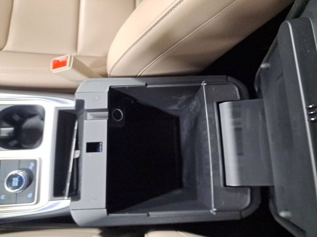 2023 Black Metallic Ford Explorer XLT 4X4 SUV