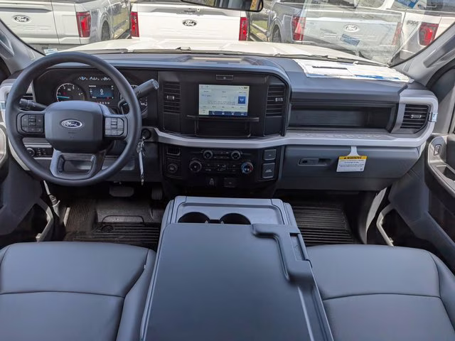 2026 Oxford White Ford Super Duty F-550 DRW XL RWD Truck
